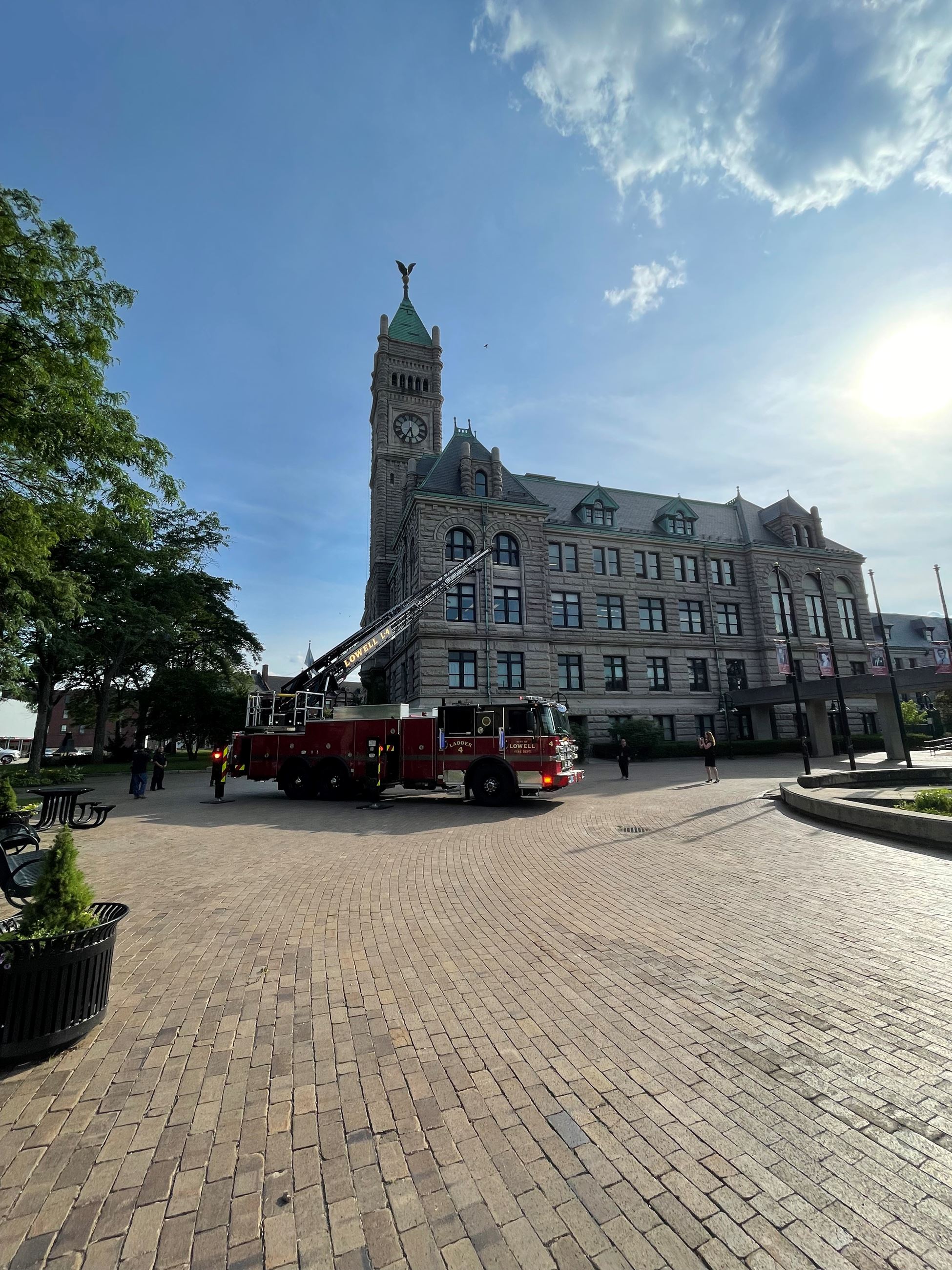 Ladder 4 Plaza - wide